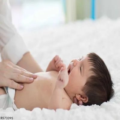 婴儿肠绞痛喝热水管用吗