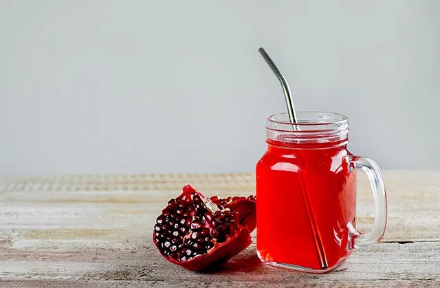 石榴汁弄衣服上怎么去掉 石榴汁清洗变蓝色了怎么处理