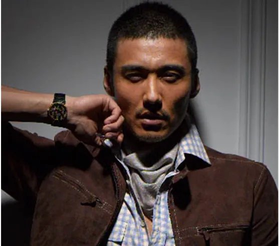 胡兵老婆姜雅馨个人资料照片 胡兵为什么是泰国国籍