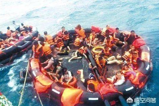 泰国沉船事故中，为什么艾莎公主号的游客全部逃生，而凤凰号的游客就死伤多人？