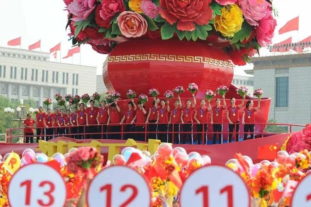 女排登上《新闻联播》后，她们还将出现在新春荧幕，你怎么看？