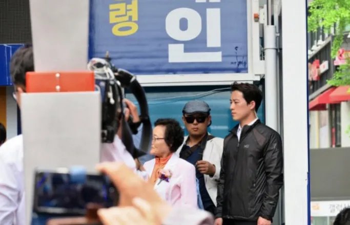 韩国总统保镖爆红原因是什么?