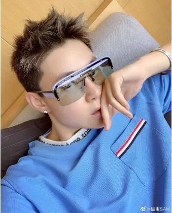 皇甫圣华又老又丑是打激素了吗 皇甫圣华怎么这么有钱