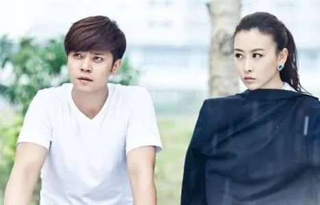 深圳合租记之一男三女合租 一起追看罗志祥新剧