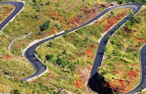 蜿蜒的意思是什么?