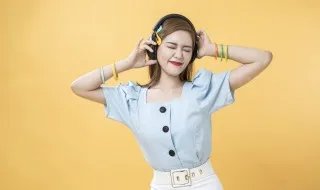 干杯,朋友歌词（田震干杯朋友歌词）