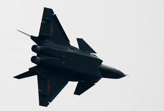 求歼20的高清图，用来做手机壁纸？