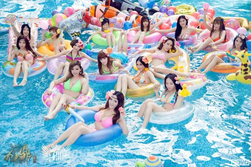 女神嫩模校花汇聚 F90巨乳天团