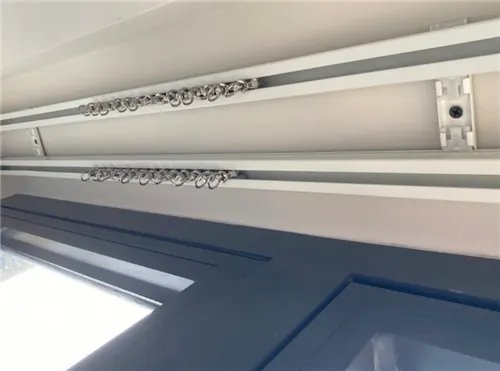 窗帘轨道怎么安装