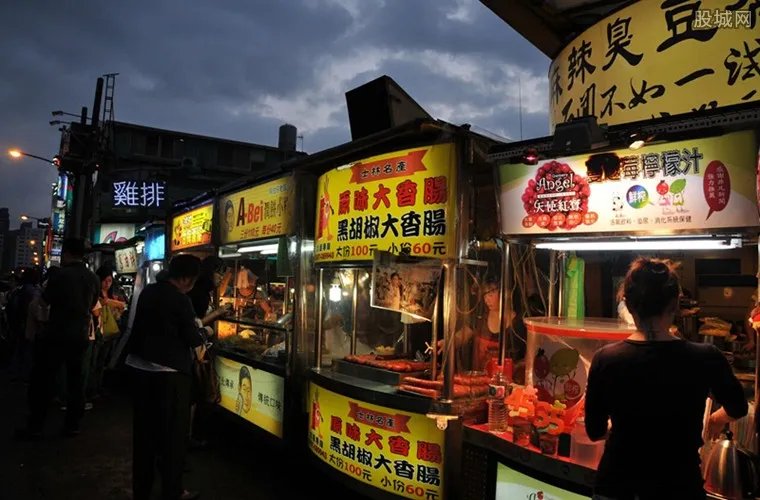 士林夜市被曝宰客 继高价水果后又曝“高价手机壳”