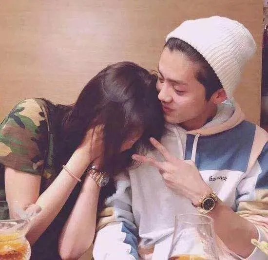 余文乐结婚了,作为粉丝你们怎么想?