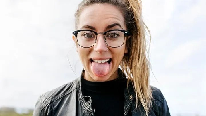 夏天舌头痛都有哪些症状 这些原因不容忽视