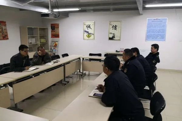 咨询一个法律问题，去律师事务所要收费吗？