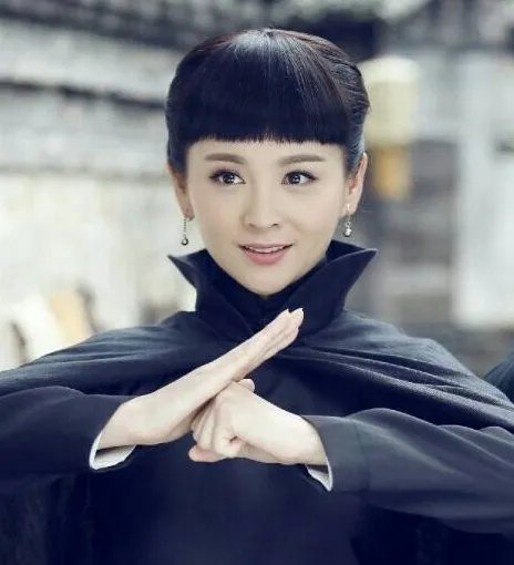 邓莎跟谁结婚了老公很有钱吗?