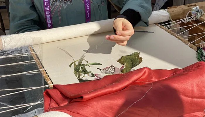 粤绣的特点 粤绣的特点是