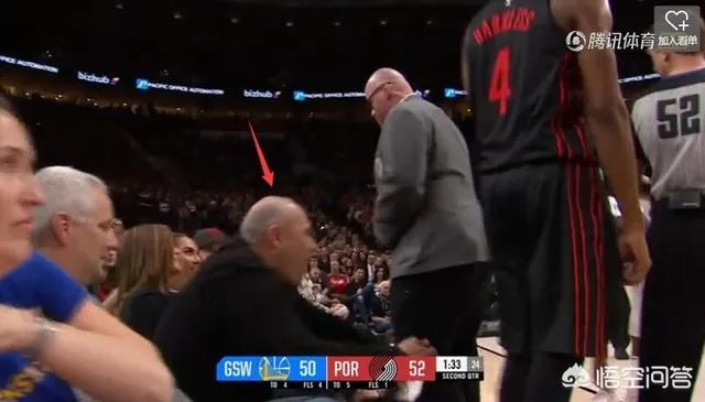 杜兰特与场边球迷发生言语冲突,后者被请出球场,杜兰特撅嘴亲亲还送飞吻,你怎么看?