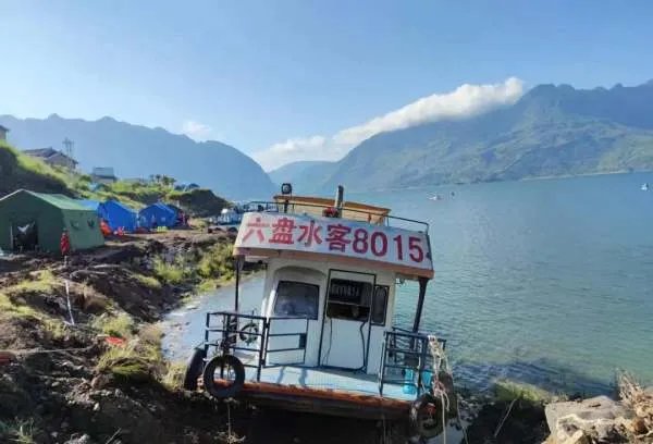 贵州发生一起客船侧翻事故,致8死7失联,有关部门采取了什么举措?