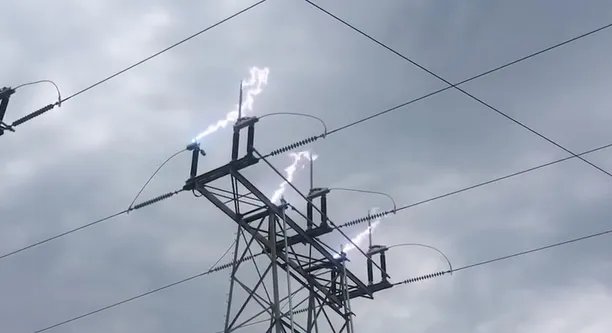 高压线离住宅的安全距离是多少