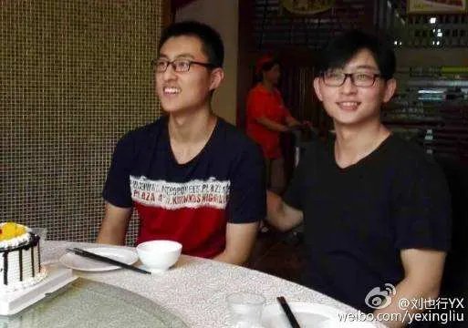 刘也行微博承认的女友是谁 刘也行的父亲做什么的