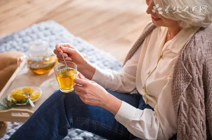 信阳毛尖能用开水泡吗