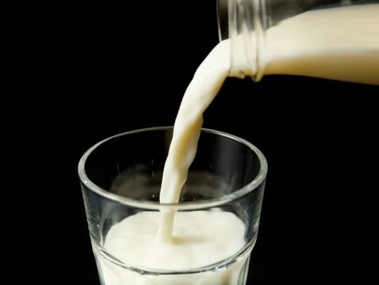 晚上喝牛奶有些什么好处