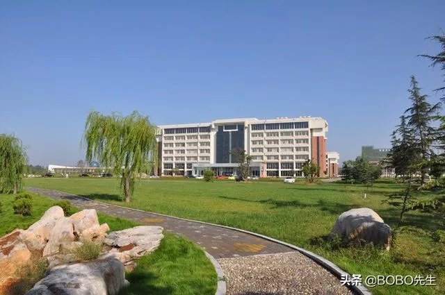 大学校园应该是什么样的?