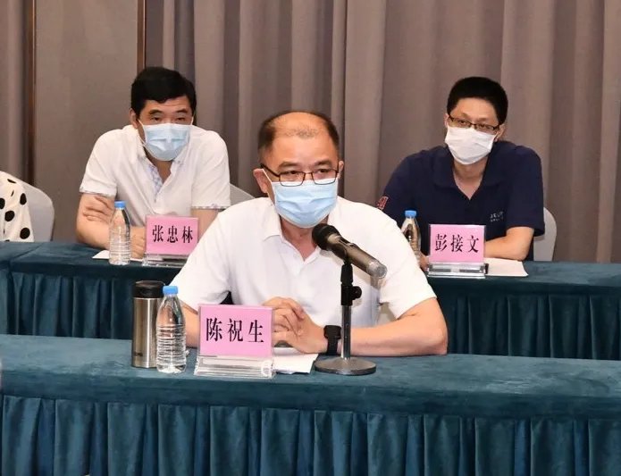 “白衣外交官”回家了!中山一院援塞尔维亚抗疫医疗专家顺利返院