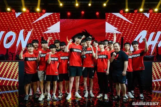 上海龙之队获得2021赛季守望先锋联赛总冠军