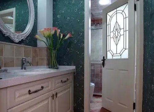 卫生间一般用什么门