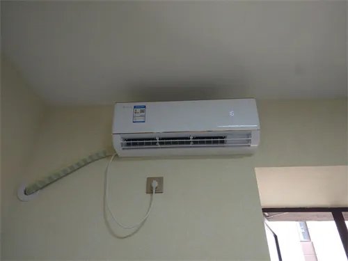 开空调一晚上几度电