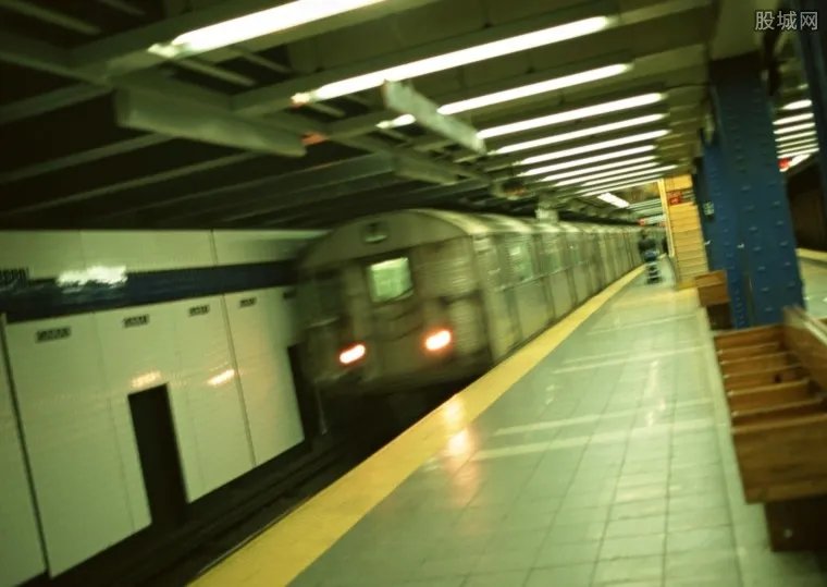 北京多条地铁开通 刷手机乘车更加便捷！