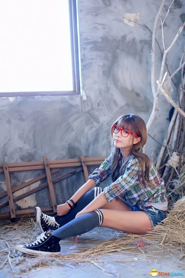 韩国女主播福利美照赏 身材高挑气质高冷爱“吃鸡”