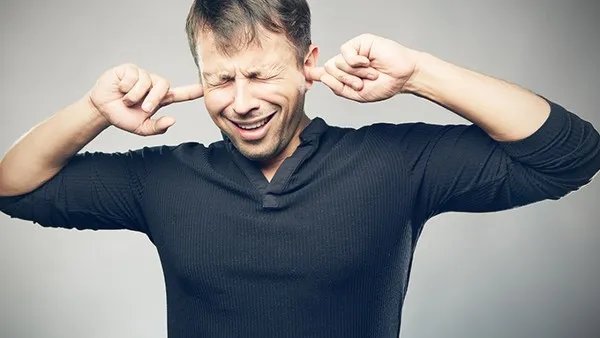 喉咙发炎怎么办?