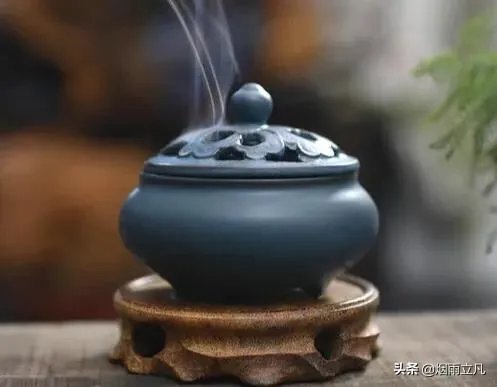 心有沉香，何惧浮世。是什么意思？