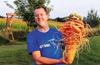 世界上最重胡萝卜——重达22.4磅(约20.3斤)