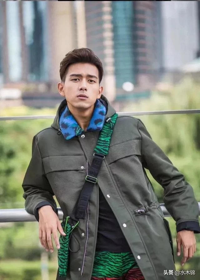 有多少人为了李现开微博？