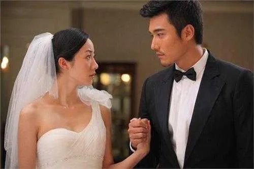 胡兵老婆姜雅馨个人资料照片 胡兵为什么是泰国国籍