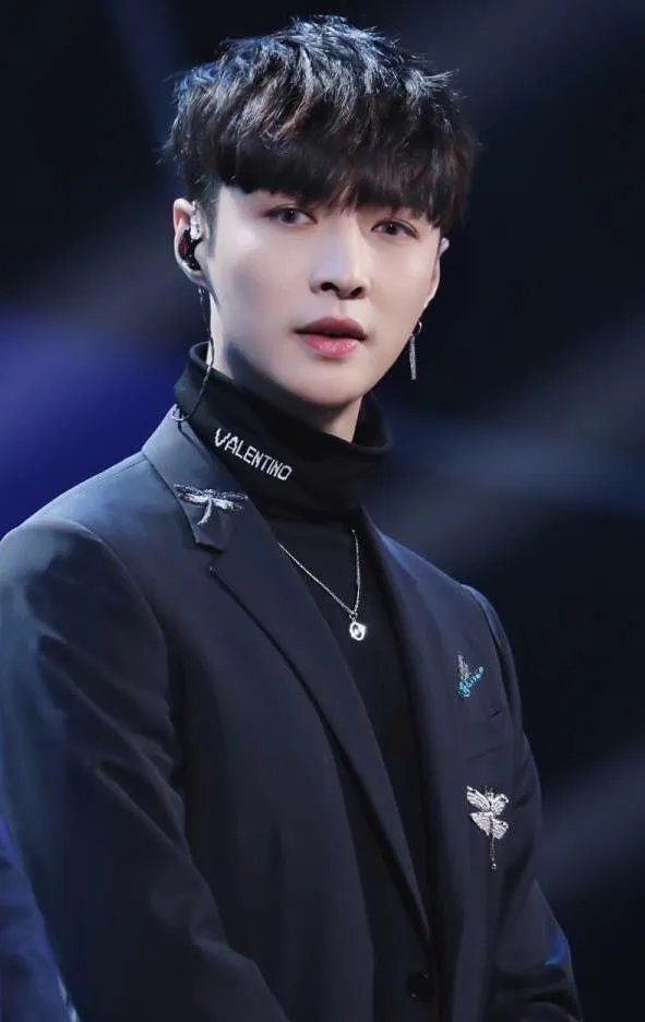 张艺兴误入粉丝群后发生了什么?