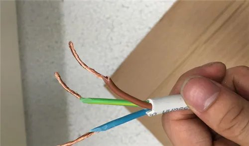 地线为什么会带电