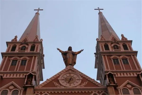 基督教和天主教的区别 基督教与天主教完全是两个形式