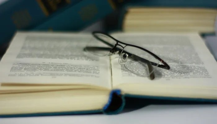 钢铁是怎样炼成的主人公是谁