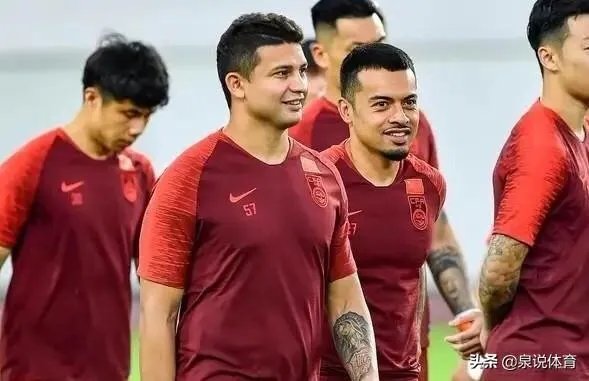 里皮在阿联酋受到当地副酋长的接见，国足为什么这么有面儿？