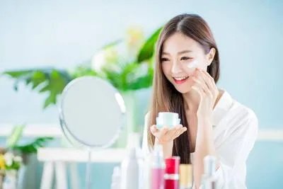 皮肤干燥是怎么引起的