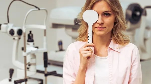 【眼睛视力表】标准视力表图怎么看？近视眼检测自测表