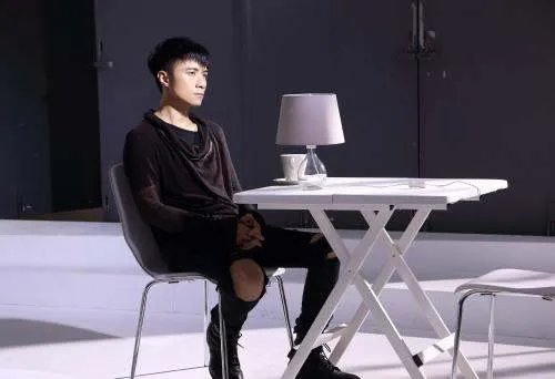 爱得太迟歌词！？