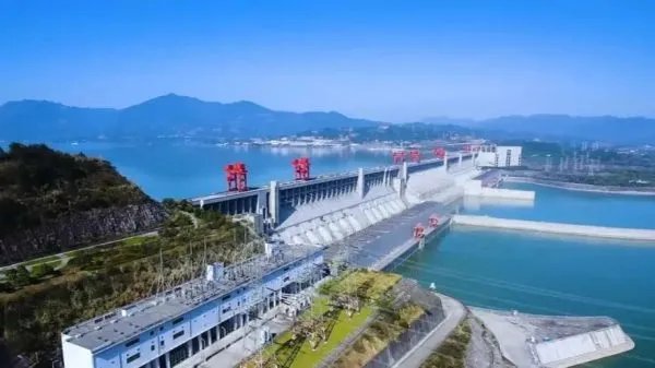 中国长江三峡集团搬迁至武汉,给当地的经济带来什么影响?