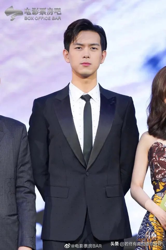 有多少人为了李现开微博？