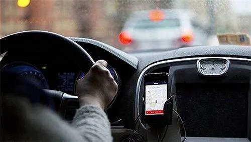 滴滴花小猪被罚,为什么越来越多的人喜欢做网约车?