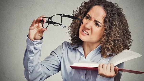 患有散光该怎么办才好 患有散光有哪些症状表现