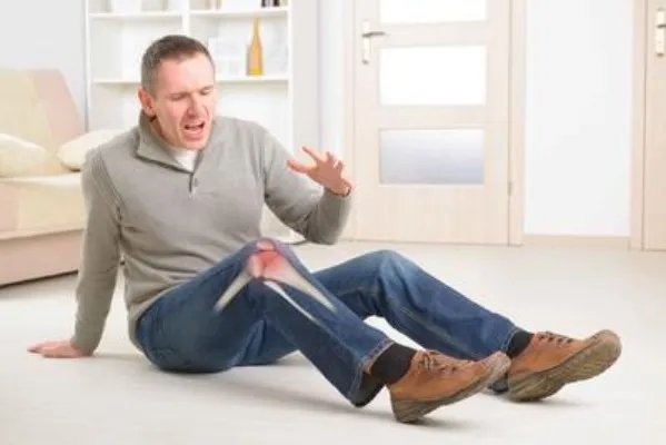 颞骨骨折耳朵出血应注意什么